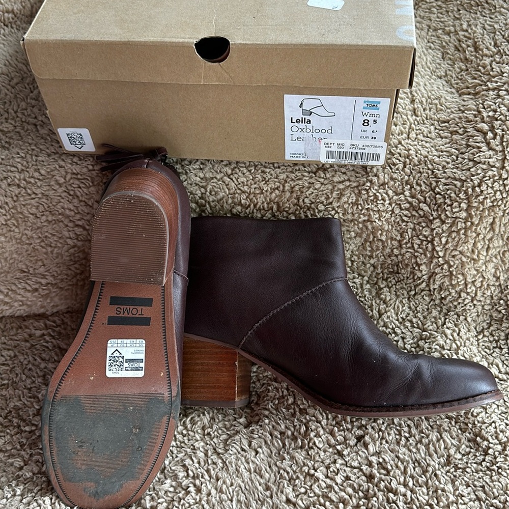 TOMS Leila Leather booties Oxblood color